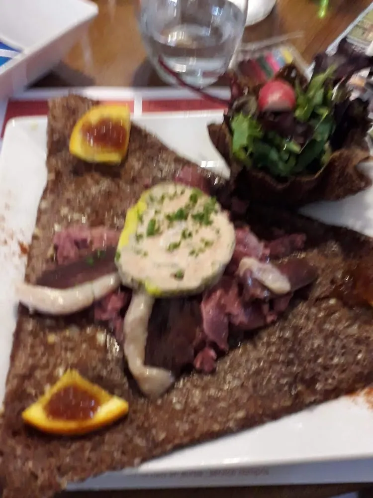 Galettes Périgourdine En Crêperie